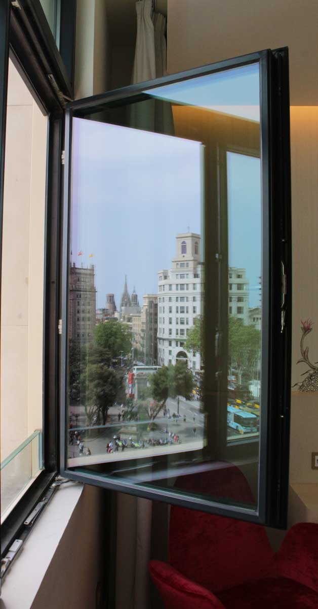 Tancaments D'acer En Rehabilitació D'edifici Històric A Barcelona