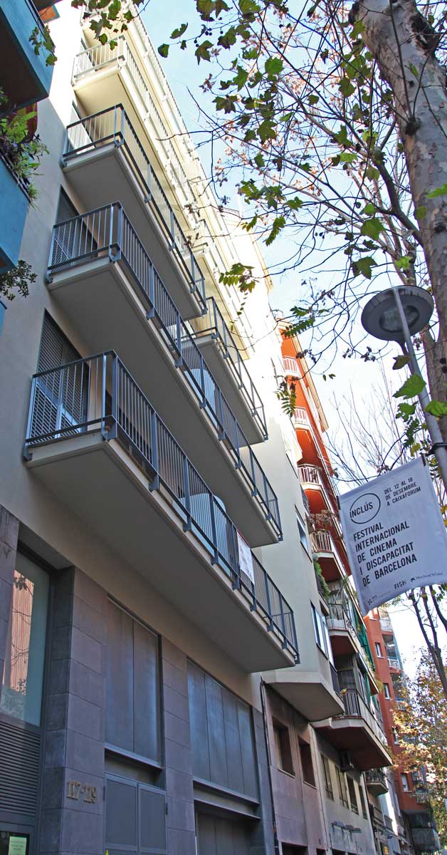 Tancaments Per A Habitatges Al Barri De L'Eixample De Barcelona