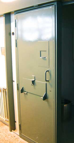 Conjunto De Cerramientos Interiores Y Exteriores Del Centro Penitenciario De Manresa