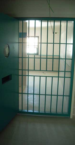 Conjunto De Cerramientos Interiores Y Exteriores Del Nuevo Centro Penitenciario De Pamplona