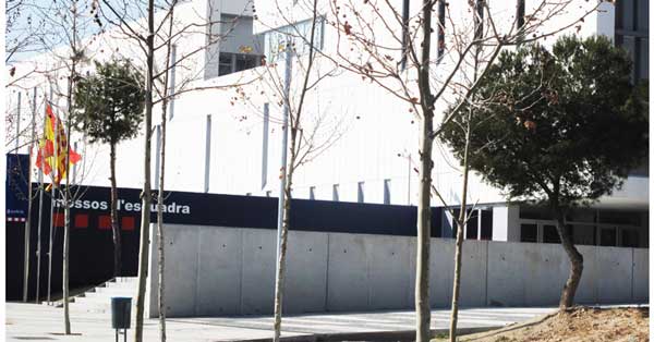 Treballs En Alumini I Vidre De La Nova Comissaria Central Del Camp De Tarragona