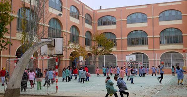 Tancaments En Rehabilitació convent S. XIX Per Acollir Escola Pública