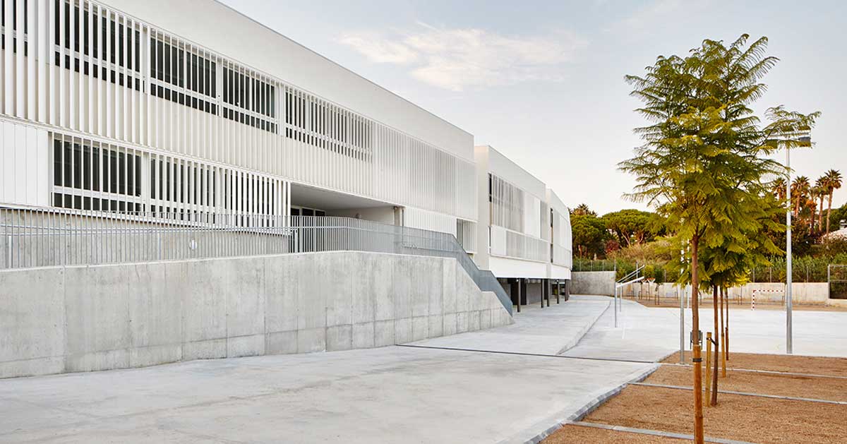 Tancaments D'alumini Del Nou centre Educatiu De Sant Vicenç De Montalt