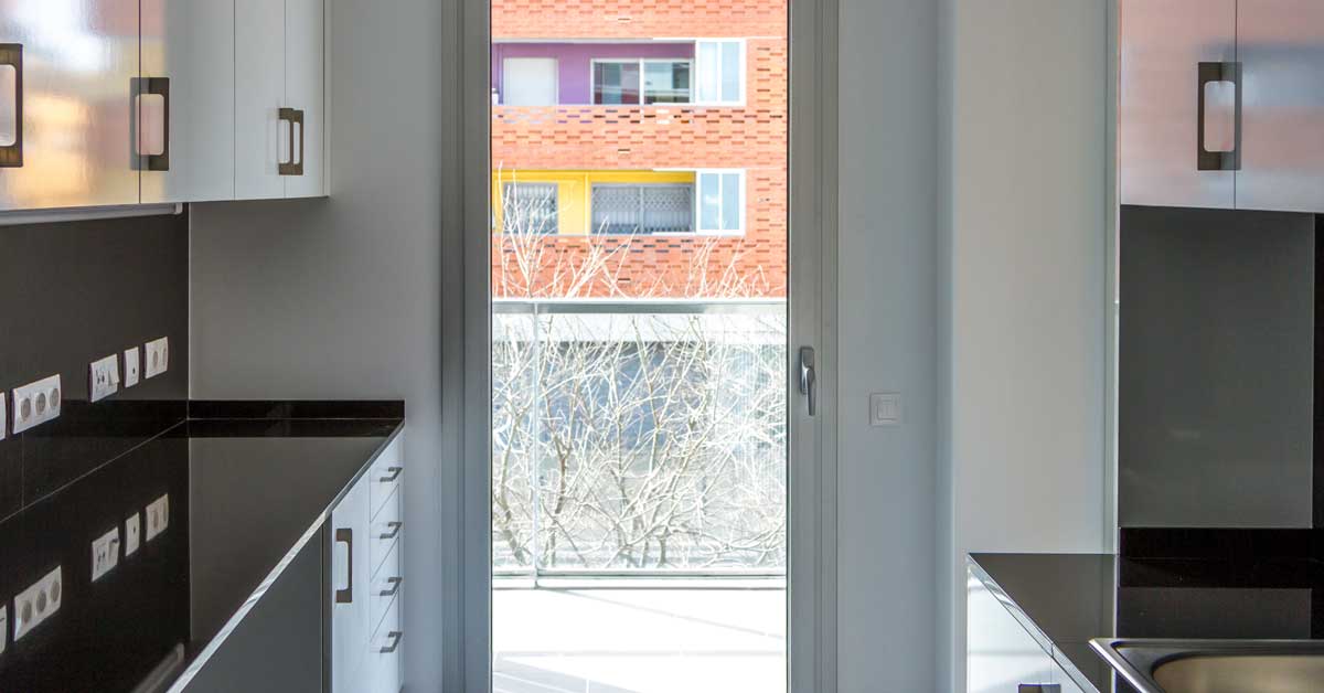 Tancaments D'alumini I Vidre En Promoció D'habitatges A Viladecans