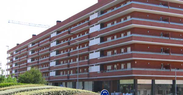 Aluminium Joinery And Glazing Works In A Residential Complex In The East Sector Of Viladecans