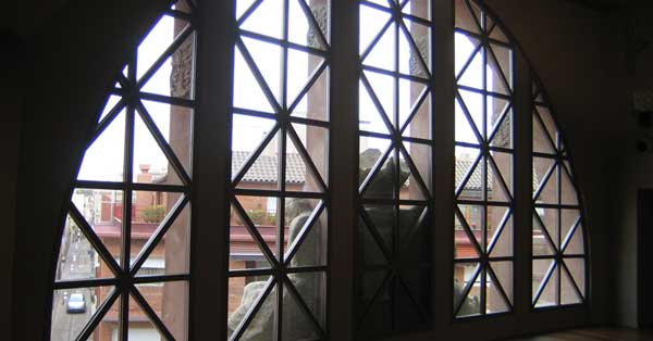 Rehabilitació Integral En Ferro, Vidre I Alumini D'aquest Edific Històric D'estil Modernista