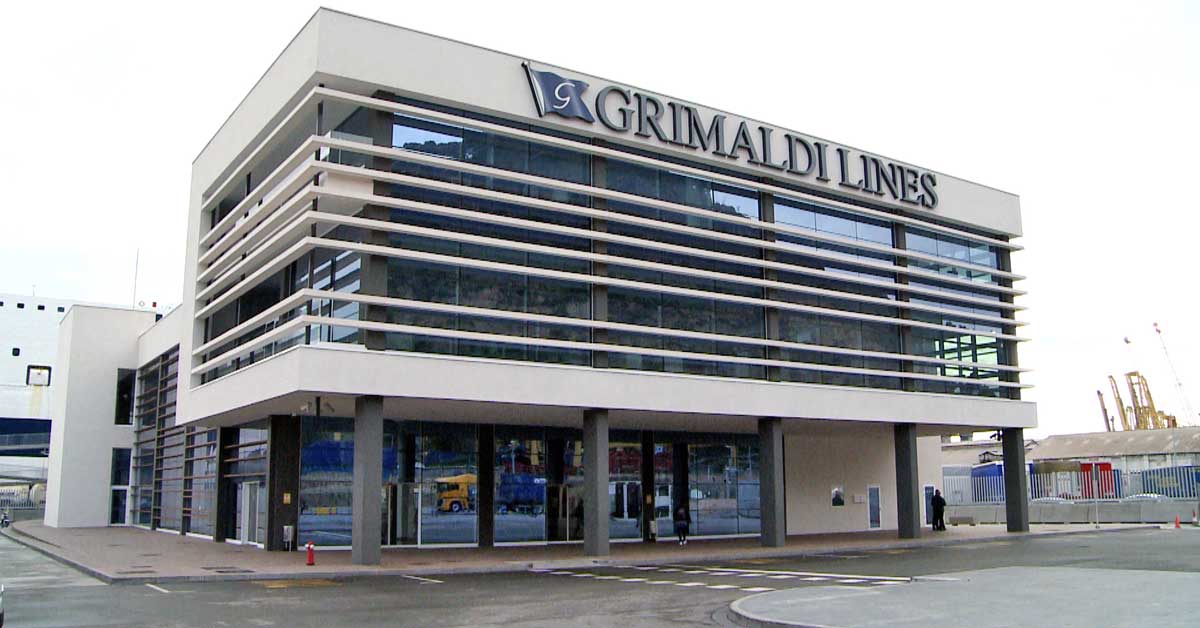 Nueva Terminal De La Compañía Grimaldi En El Puerto De Barcelona