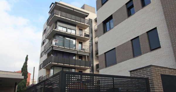 Aluminium And Glass Enclosures For The Residential Development In Ripollet