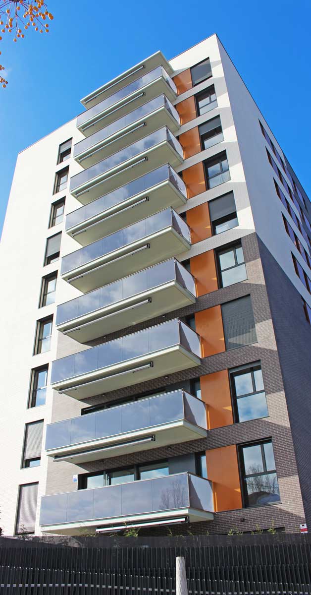 Tancaments D'alumini I Vidre Per A Edifici Residencial A Sant Feliu De Llobregat