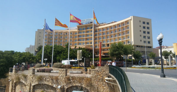 Nuevos Cerramientos Para El Proceso De Rehabilitación De Este Emblemático Hotel Del Centro De Tarragona